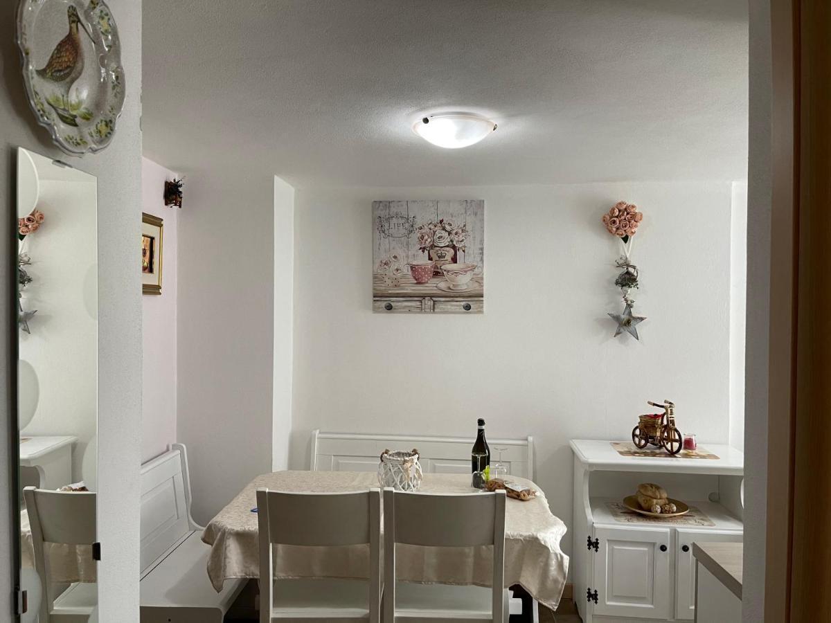La Casa Di Pucci Nel Borgo Affrescato Di Parlasco Cortenova Dış mekan fotoğraf