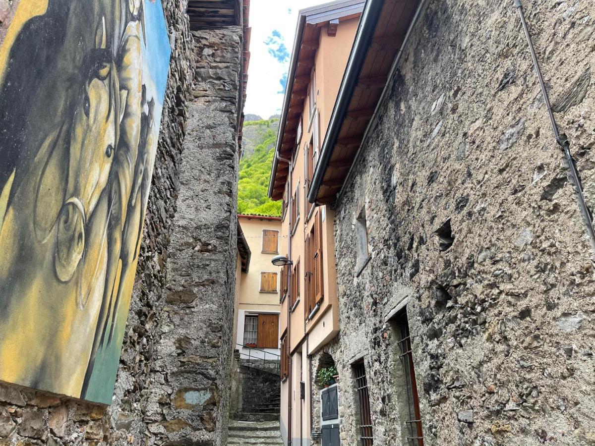 La Casa Di Pucci Nel Borgo Affrescato Di Parlasco Cortenova Dış mekan fotoğraf