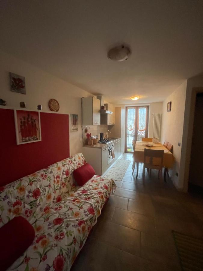 La Casa Di Pucci Nel Borgo Affrescato Di Parlasco Cortenova Dış mekan fotoğraf